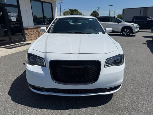 Used 2023 Chrysler 300 S RWD image 10