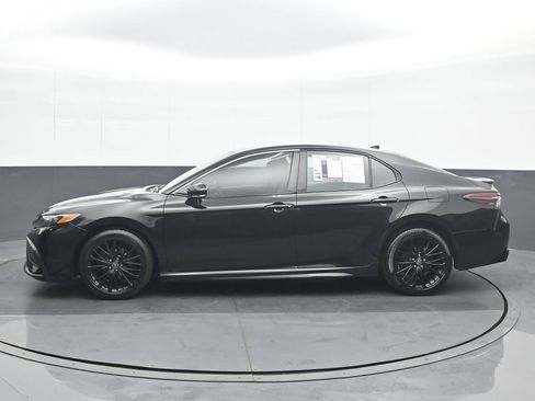 Used 2022 Toyota Camry SE AWD/4WD image 3