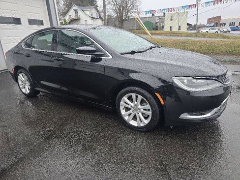 Used 2017 Chrysler 200 Limited Platinum image 5