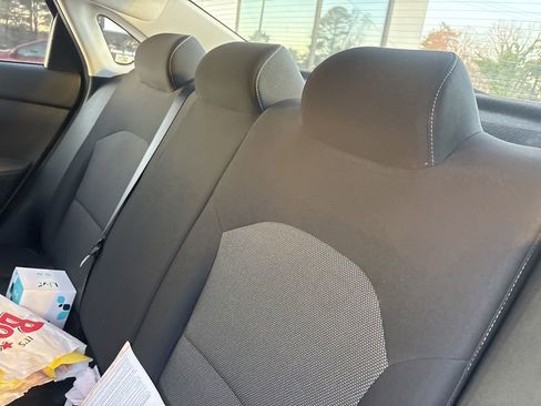 Used 2022 Kia Forte LXS image 5