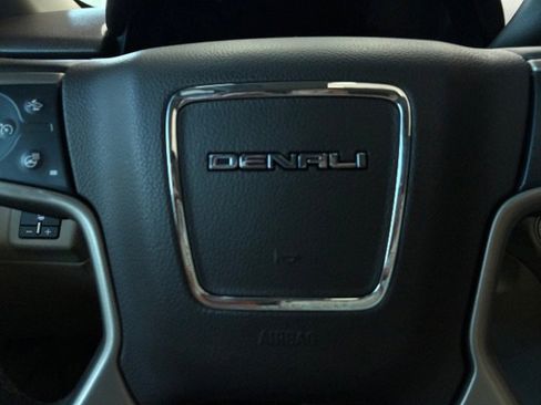 Used 2018 GMC Yukon Denali w/ Denali Ultimate Package image 21