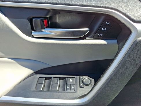Used 2019 Toyota RAV4 XLE Premium w/ Cold Weather Package AWD/4WD image 13