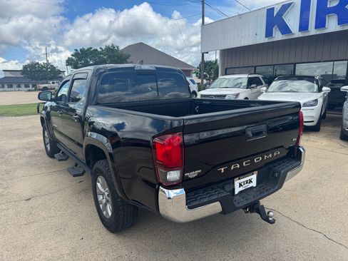 Used 2018 Toyota Tacoma SR5 RWD image 3