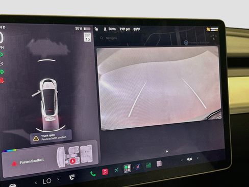 Used 2021 Tesla Model Y Long Range AWD/4WD image 23