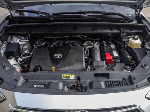 Used 2021 Toyota Highlander Limited image 28