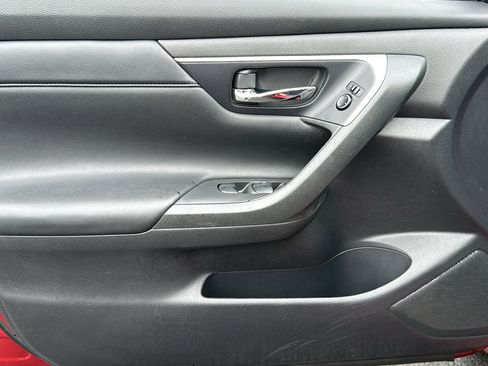 Used 2015 Nissan Altima 2.5 S w/ Special Edition Package image 6
