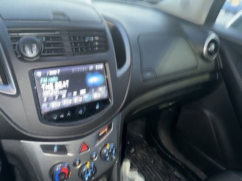 Used 2016 Chevrolet Trax LT w/ LT Convenience Package image 26
