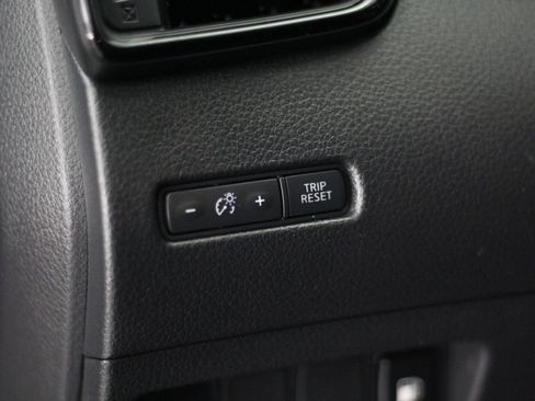 Used 2018 Nissan Rogue S AWD/4WD image 41