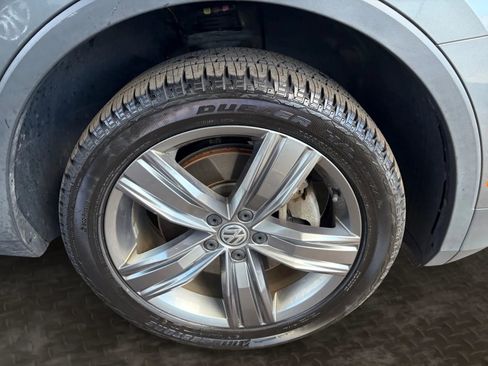 Used 2020 Volkswagen Tiguan SEL image 40