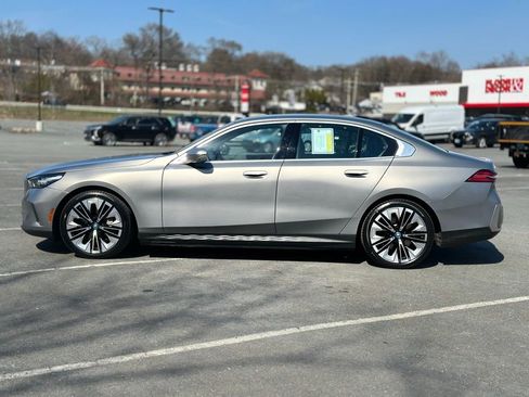 Certified 2025 BMW i5 xDrive40 w/ Executive Package AWD/4WD image 3