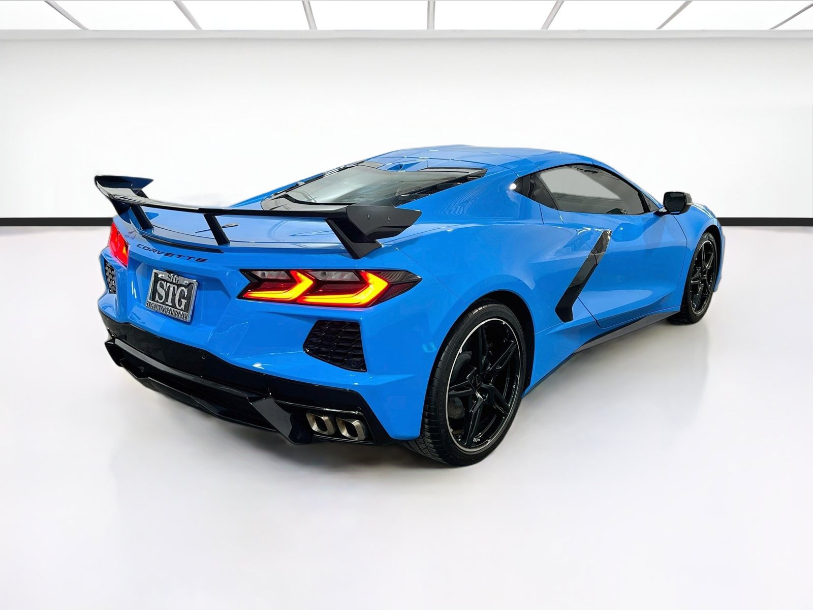 Used 2025 Chevrolet Corvette Stingray Coupe w/ Battery Protection Package RWD image 4
