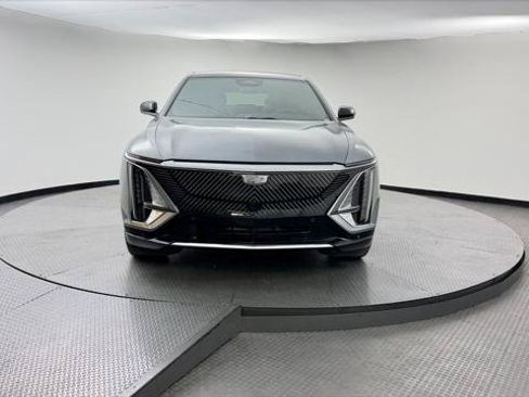 Used 2024 Cadillac Lyriq Tech RWD image 12