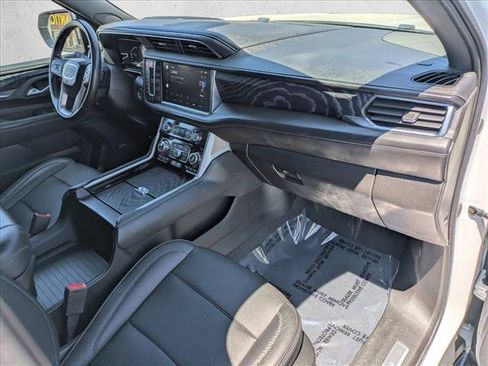 Used 2022 GMC Yukon XL Denali AWD/4WD image 19