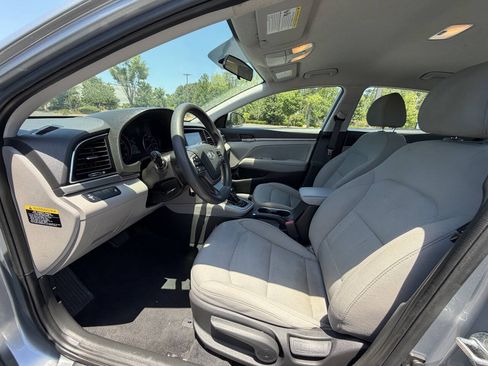 Used 2017 Hyundai Elantra SE FWD image 9