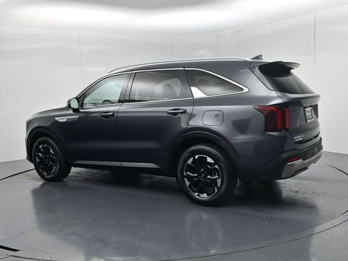 Certified 2024 Kia Sorento S FWD image 5