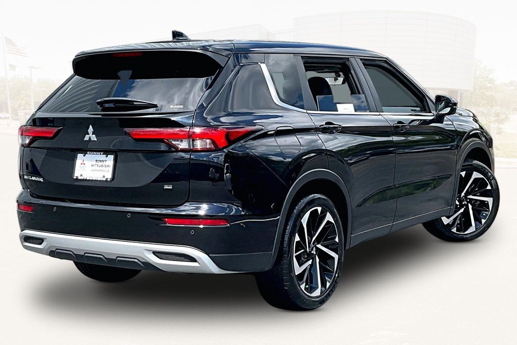 Used 2024 Mitsubishi Outlander SE AWD/4WD image 6