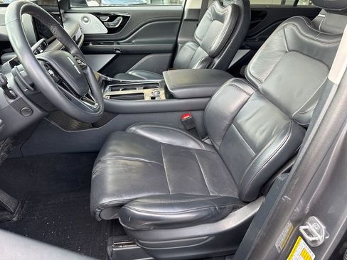 Used 2025 Lincoln Aviator Reserve w/ Equipment Group 201A image 13