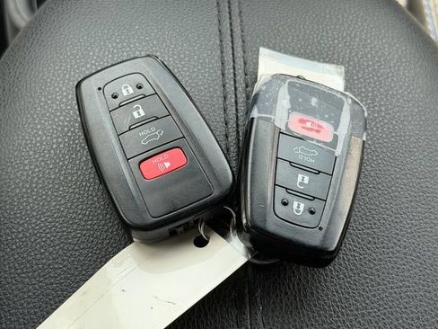 Used 2023 Toyota RAV4 XSE AWD/4WD image 21