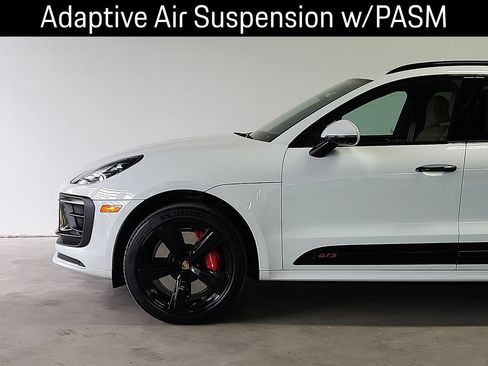 Certified 2025 Porsche Macan GTS AWD/4WD image 6