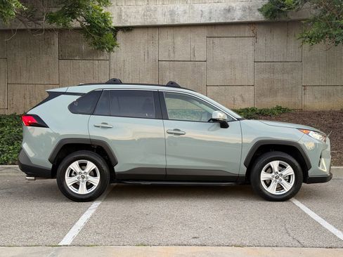 Used 2019 Toyota RAV4 XLE w/ Convenience Package image 9