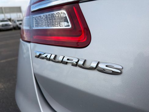 Used 2014 Ford Taurus SEL w/ Equipment Group 201A image 18