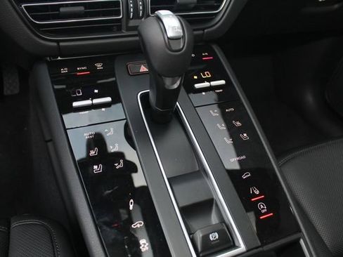 New 2025 Porsche Macan S image 16