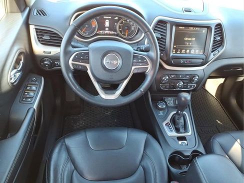 Used 2018 Jeep Cherokee Limited image 15