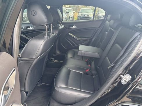 Used 2020 Mercedes-Benz GLA 250 4MATIC w/ Premium Package image 30