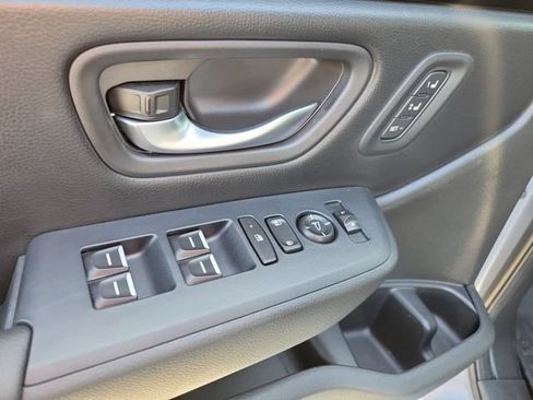 Used 2023 Honda Pilot Touring image 23