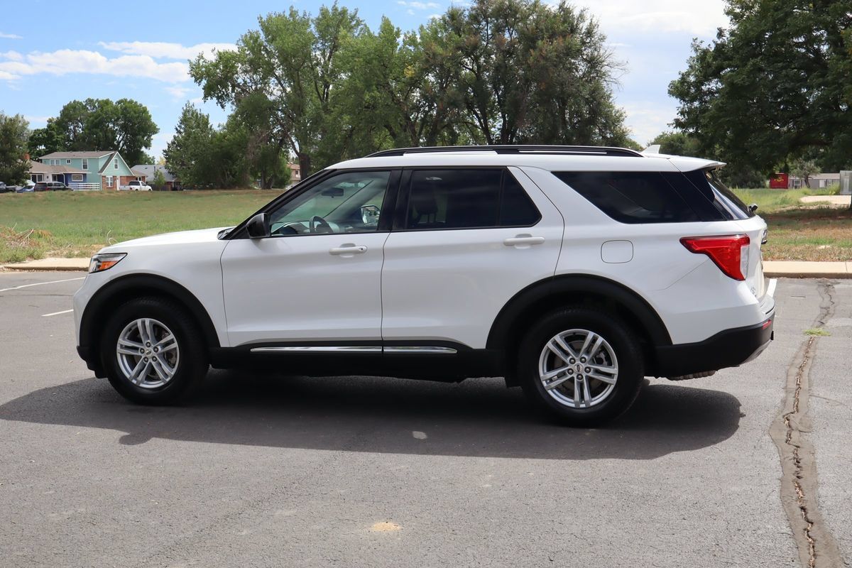 Used 2021 Ford Explorer XLT w/ Equipment Group 202A AWD/4WD image 8