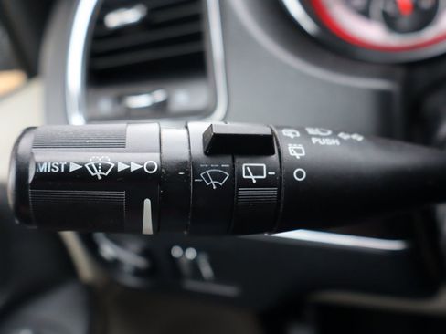 Used 2017 Dodge Grand Caravan SXT image 33