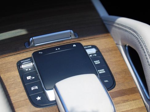 Certified 2022 Mercedes-Benz GLE 350 4MATIC w/ AMG Line Exterior image 21