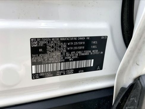 Used 2025 Toyota RAV4 Limited FWD image 35