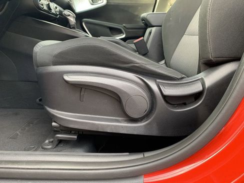 Used 2021 Kia Soul LX image 14