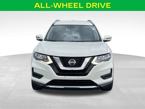 Used 2020 Nissan Rogue SV image 3