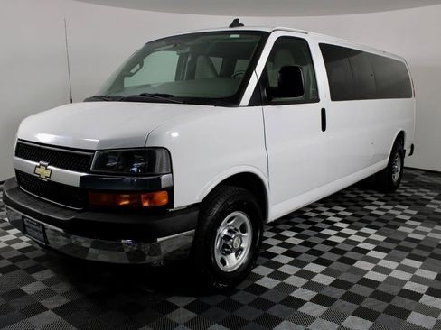 Used 2016 Chevrolet Express 3500 LT w/ LT Preferred Equipment Group image 4