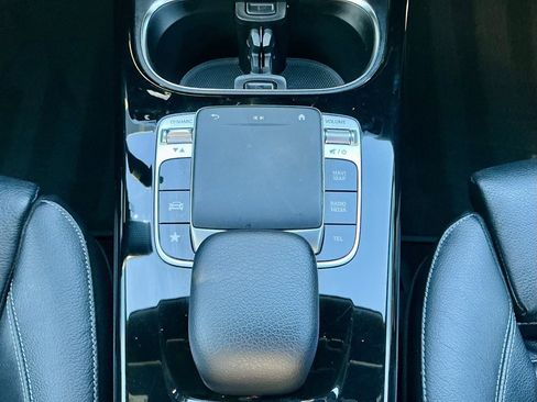 Used 2020 Mercedes-Benz CLA 250 image 32