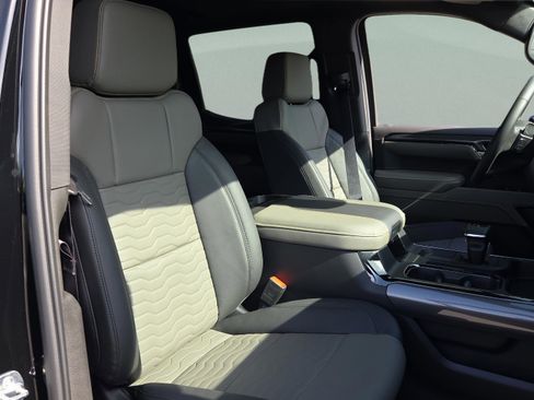 New 2026 Chevrolet Silverado 1500 ZR2 image 19