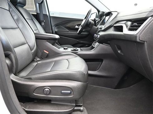 Used 2024 GMC Terrain SLT image 31