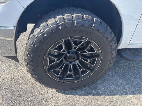 Used 2018 RAM 1500 Classic SLT AWD/4WD image 8