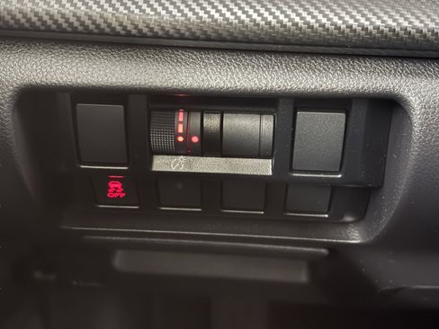 Used 2023 Subaru Impreza 2.0i AWD/4WD image 18