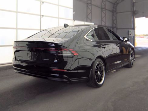 Used 2023 Honda Accord Sport image 4