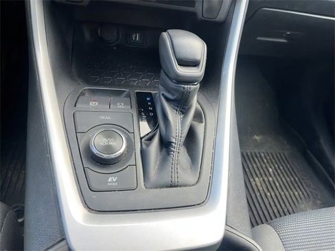 Used 2024 Toyota RAV4 LE image 21