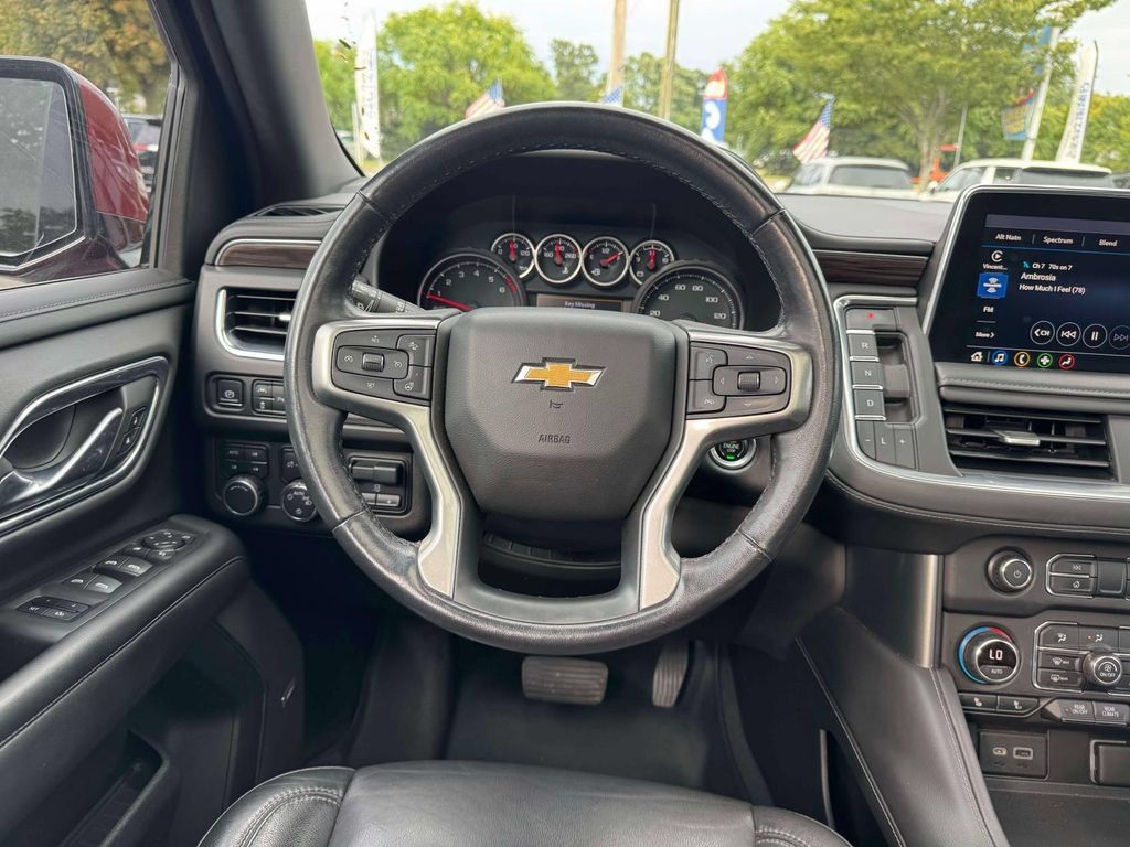 Used 2021 Chevrolet Suburban LT w/ LT Signature Package AWD/4WD image 22