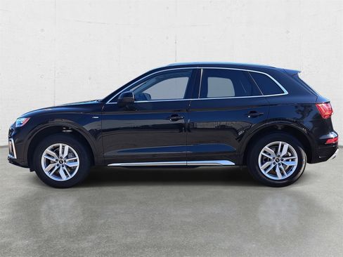 Used 2023 Audi Q5 2.0T Premium w/ Convenience Package image 8