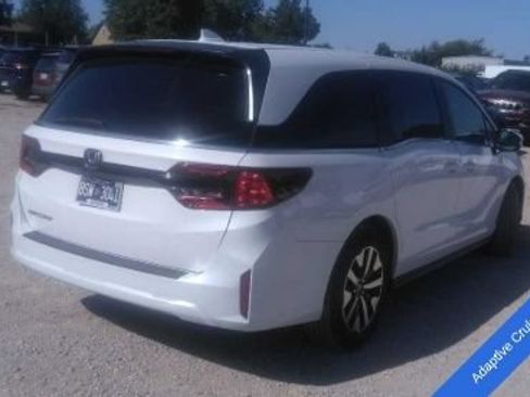 Used 2025 Honda Odyssey EX-L image 3