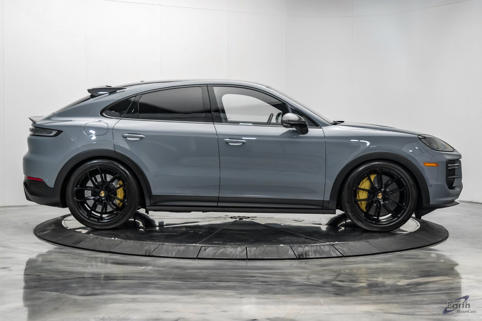 Used 2024 Porsche Cayenne Turbo GT AWD/4WD image 20