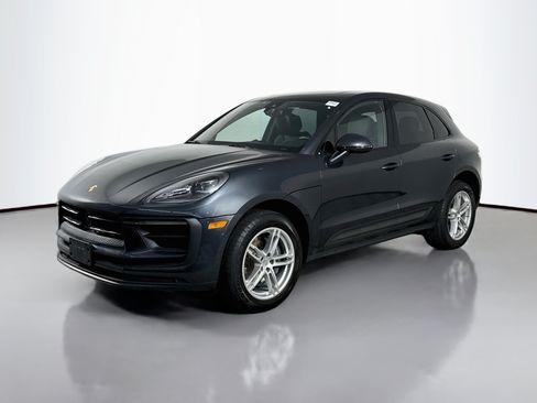 Used 2023 Porsche Macan w/ Premium Package Plus AWD/4WD image 4