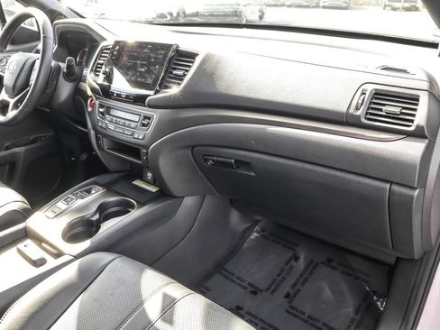 Used 2022 Honda Pilot TrailSport image 36