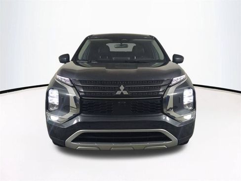 Used 2024 Mitsubishi Outlander SE Black Edition AWD/4WD image 3
